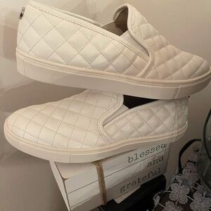 Steve Madden - Brand New - Size 8.5